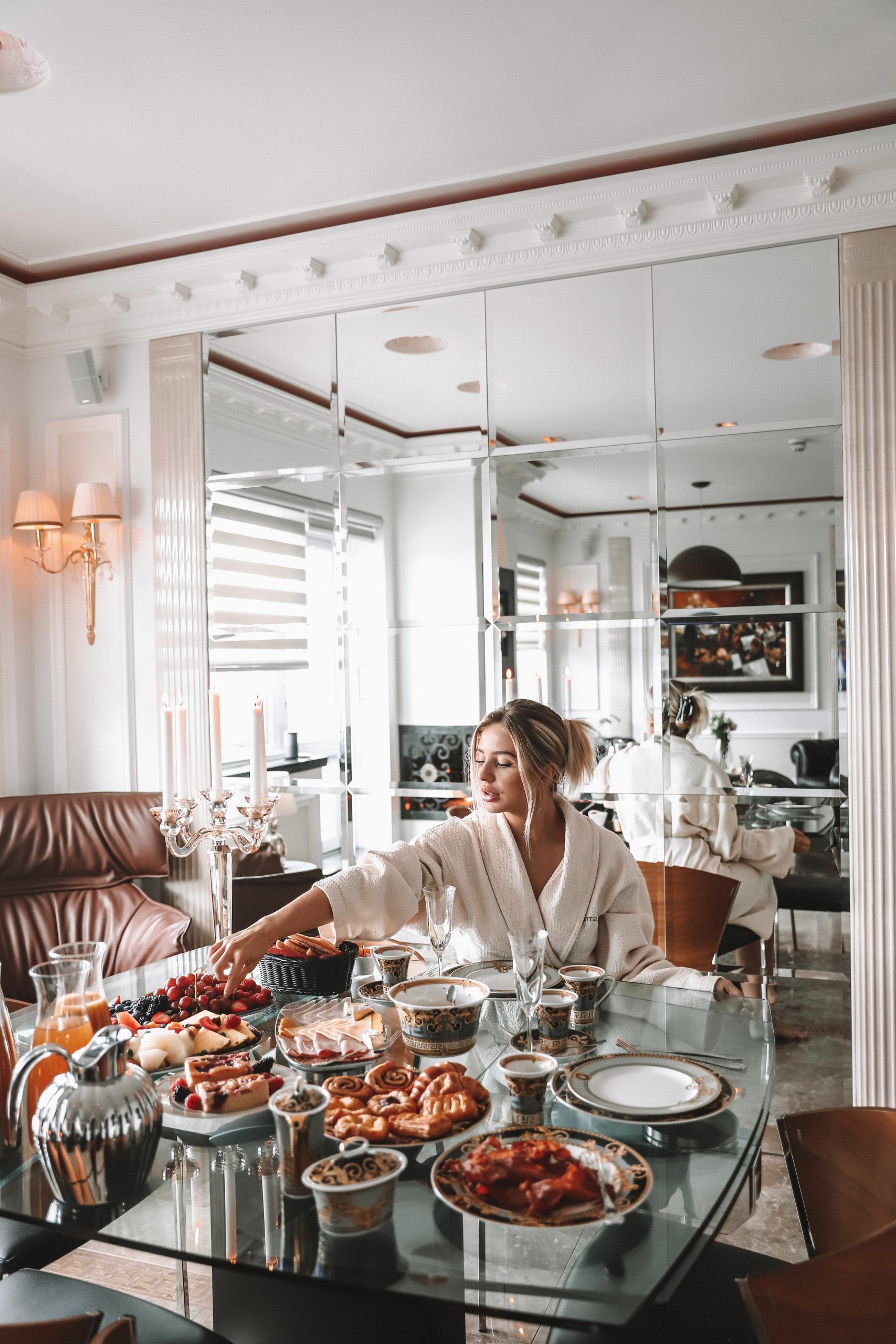 Diamond Suites. Luxury Suite with Breakfast for Two - Year round gift card